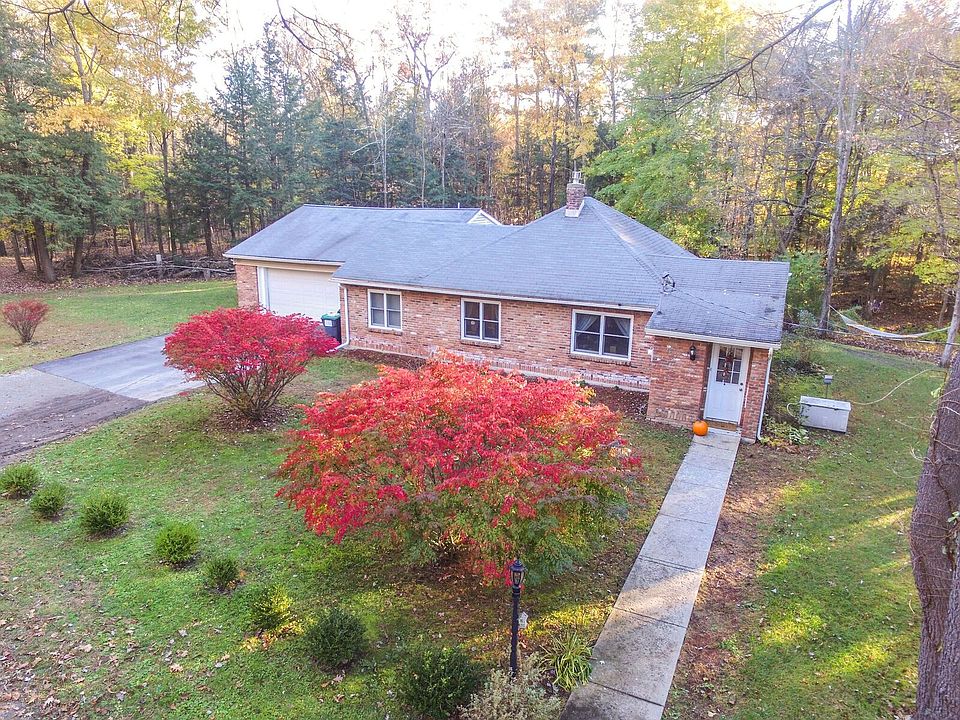 1st image of 122 Eastside Dr