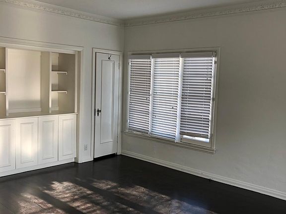 4th image of 128 S Camden Dr #201