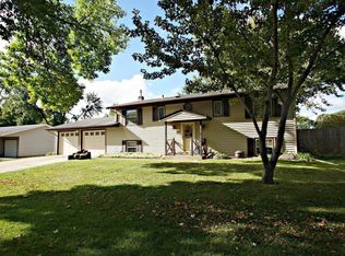 8054 Homestead Ave S, Cottage Grove, MN 55016