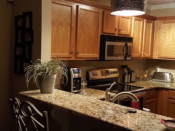 4th image of 2712 English Hill Dr