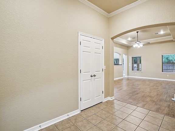 5th image of 3052 Pine Valley Dr