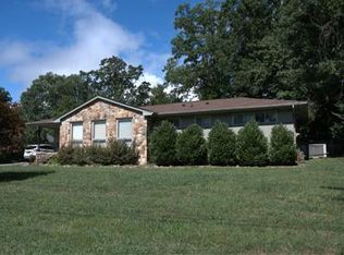 1511 Gardenhire St, Signal Mountain, TN 37377
