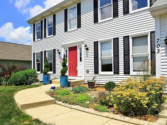 2nd image of 703 Lloyd Ln