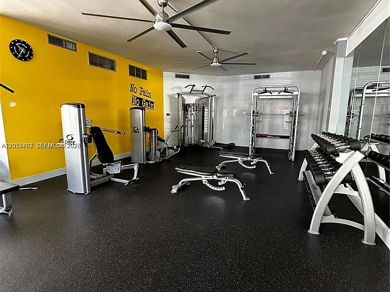 800 Parkview Dr #412 — Photo 15