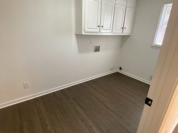 4th image of 12 Sentry Oak Ct #10