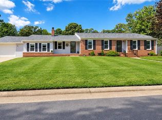 2708 Meadow Dr W, Chesapeake, VA 23321