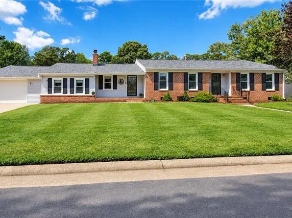 2708 Meadow Dr W, Chesapeake, VA 23321