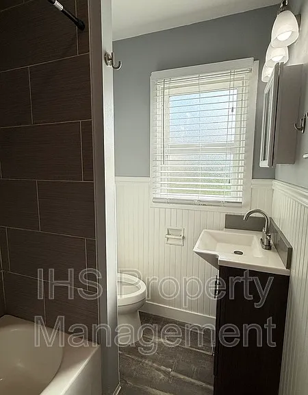302 Bernard Ave — Photo 11