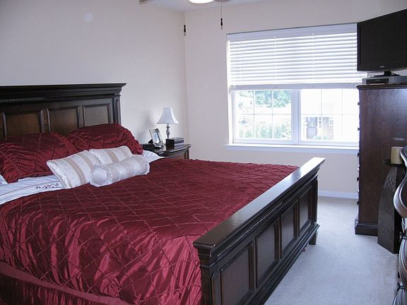 5th image of 1116 Almond Dr