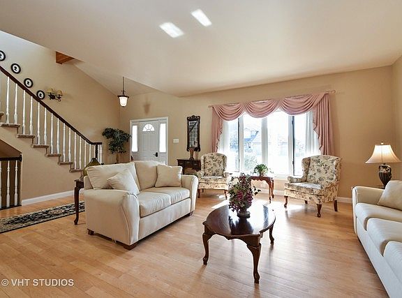 2nd image of 19600 Silverside Dr