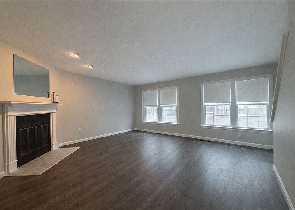 1st image of 128 Heritage Dr Unit 128