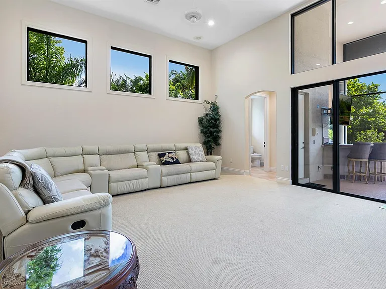 8158 Native Dancer Rd E — Photo 10
