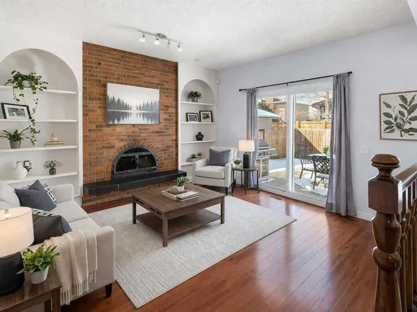 14520 S Parkside Dr SE, Calgary, AB T2J 4J8