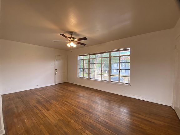3rd image of 110 W Oakview Pl APT 3