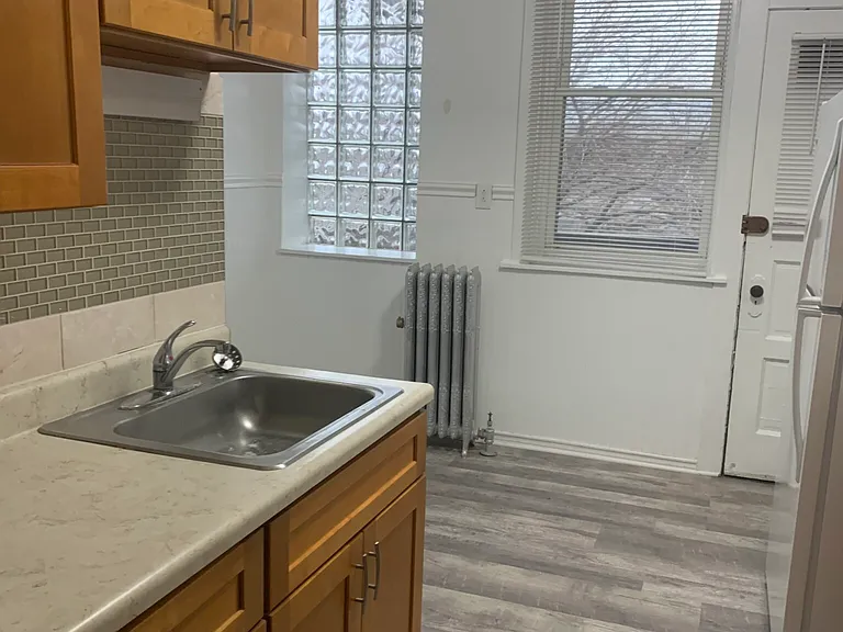 5352 N Winthrop Ave #2 — Photo 14