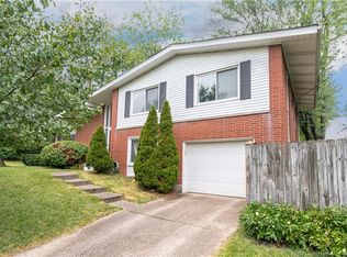 1434 Ridgeway Dr, Jeffersonville, IN 47130