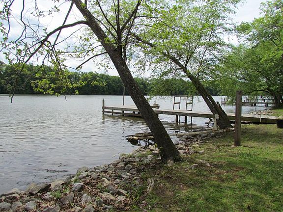 2nd image of 210 Willow Dr