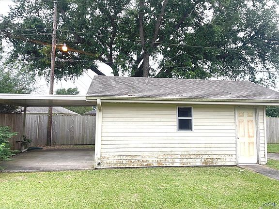 4th image of 610 Walker Dr