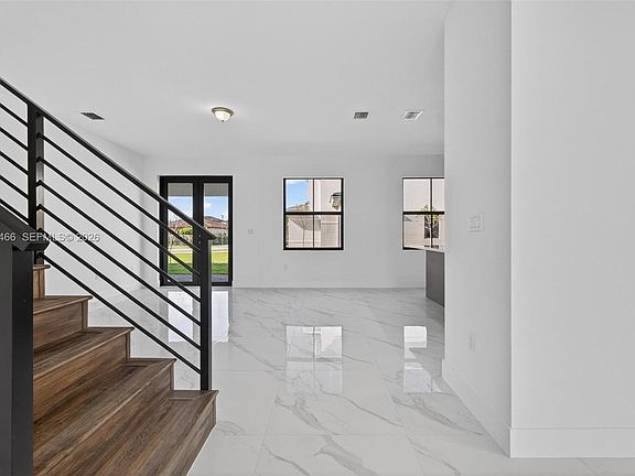 4th image of 15441 SW 20th Ln #15441