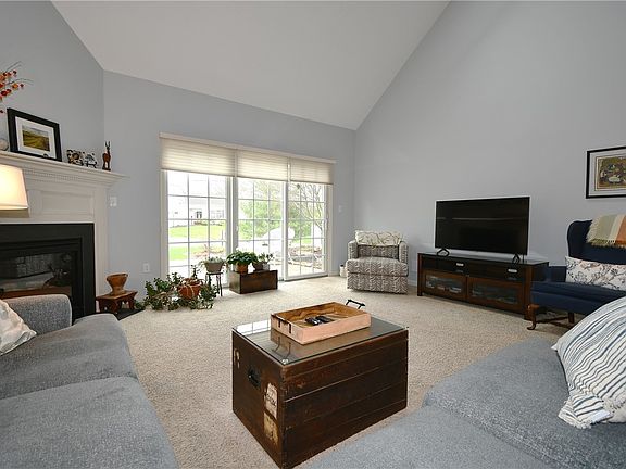 5th image of 2013 Croghan Dr