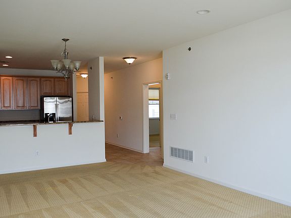 4th image of 19688 Chelmer Dr Unit 15