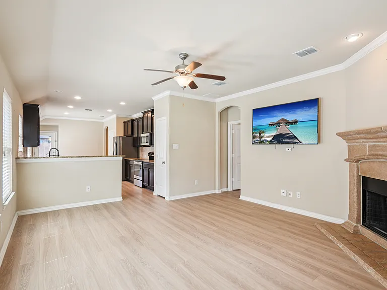 15937 Alvarado Dr — Photo 5