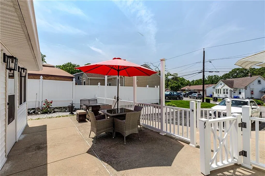 Studio, 400 sqft, $1,600 — Photo 4