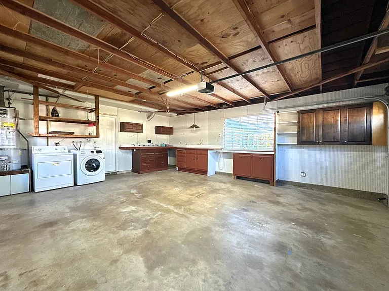 429 Daytona Dr — Photo 28
