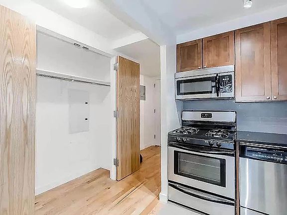 2nd image of 196 Stanton St APT 5K