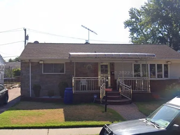 505 Parkway Drive, Elmont, NY 11003