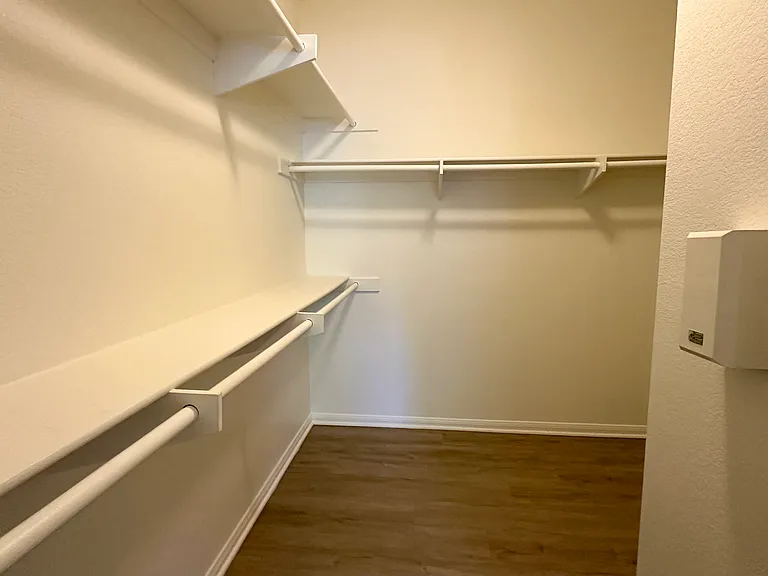 Creek View Condominiums — Photo 76