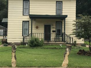 317 W 2nd St, Ellsworth, KS 67439