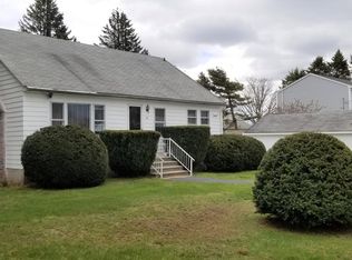 22 Sherman Ave, Portsmouth, RI 02871