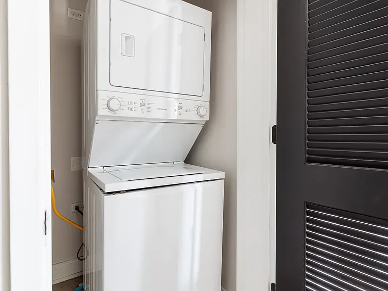 1043 W Belmont Ave #403 — Photo 7