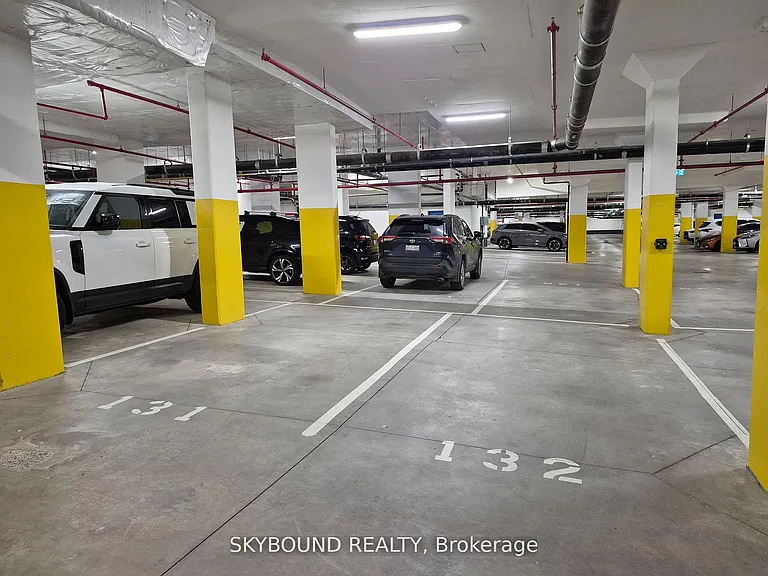 385 Winston Rd #6 — Photo 42