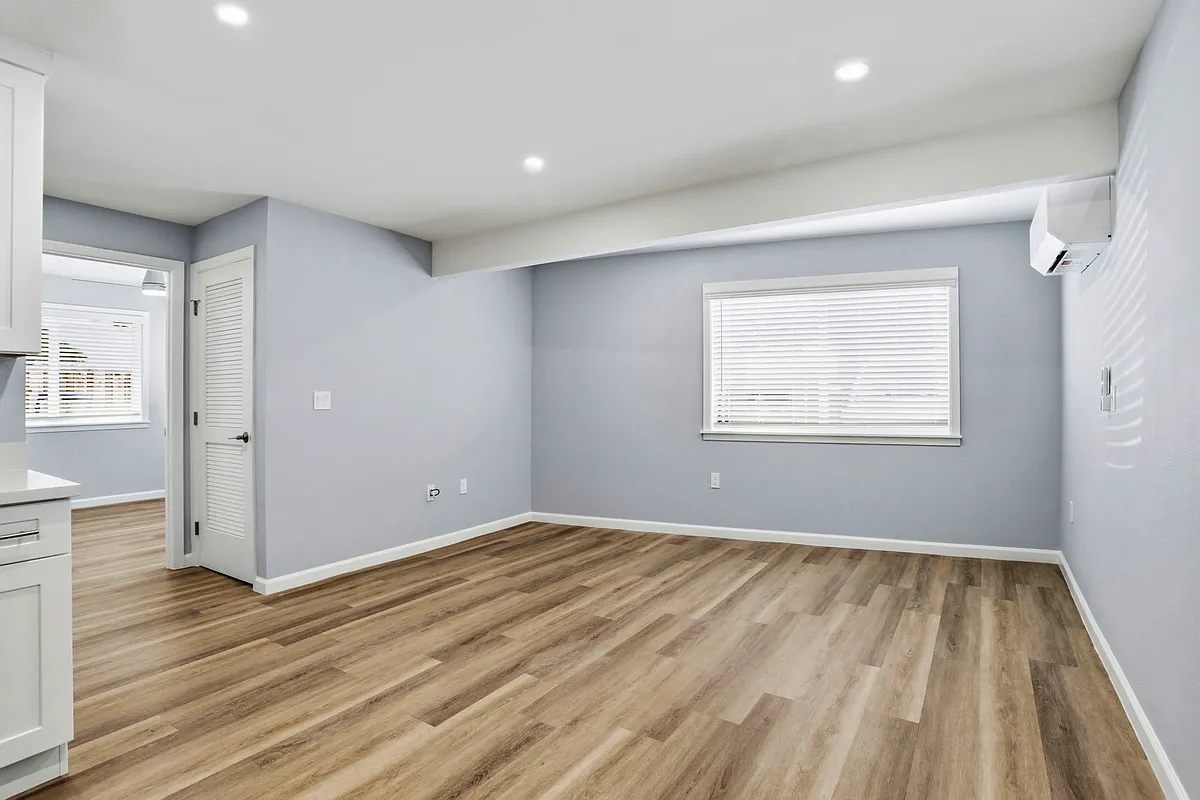 Building Photo - 768 N Rengstorff Ave #12A