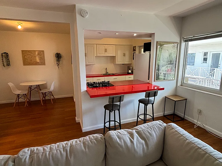 7424 Byron Ave #9B — Photo 9