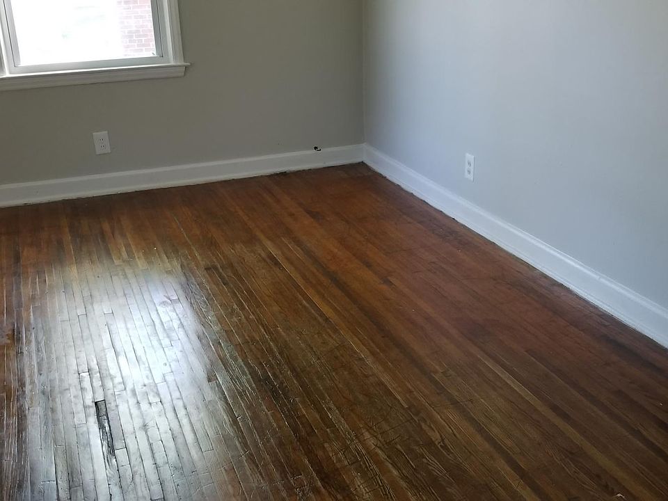 2nd image of 1333 Condon St