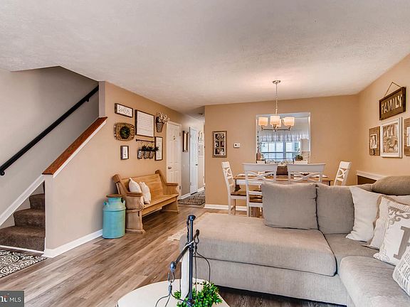 4th image of 433 Darby Ln