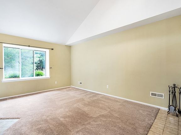3rd image of 70 Cherrywood Dr