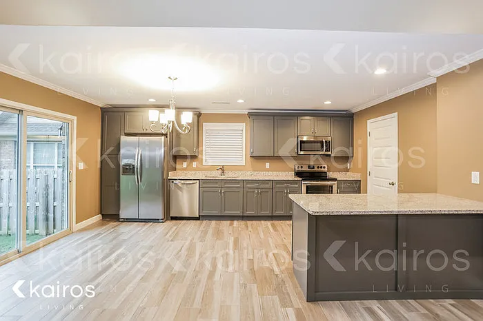 977 Garrett Ln — Photo 6