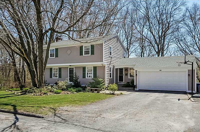 1st image of 40 Maplewood Dr