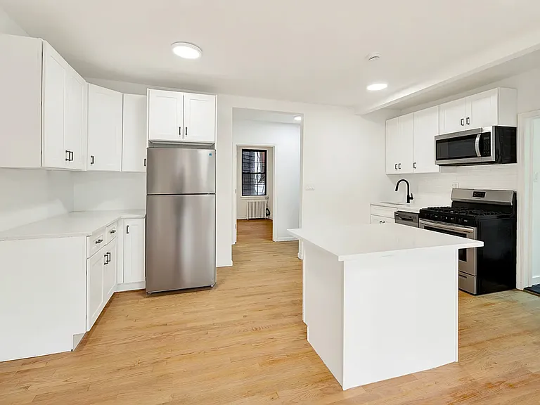 47 Franklin St #2 — Photo 2