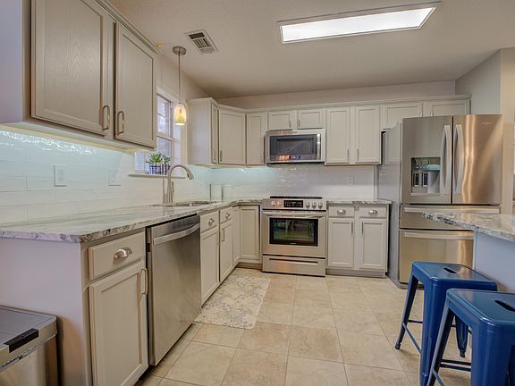 3rd image of 3650 Gillia Cir E