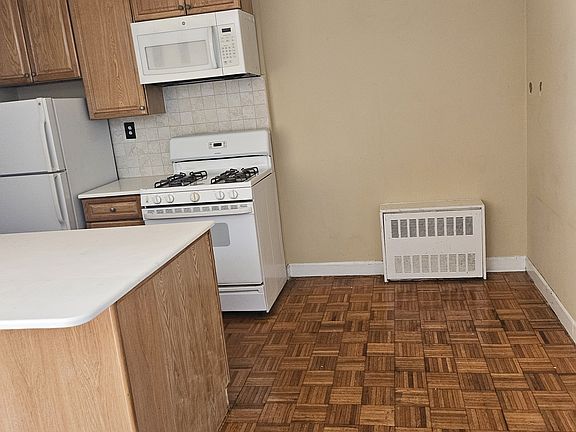 3rd image of 44-30 Douglaston Pkwy #7A-11
