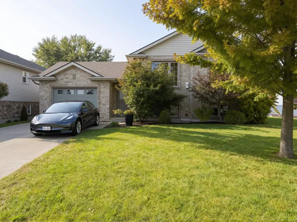 386 Nash Dr, Saint Clair, ON N0N 1G0