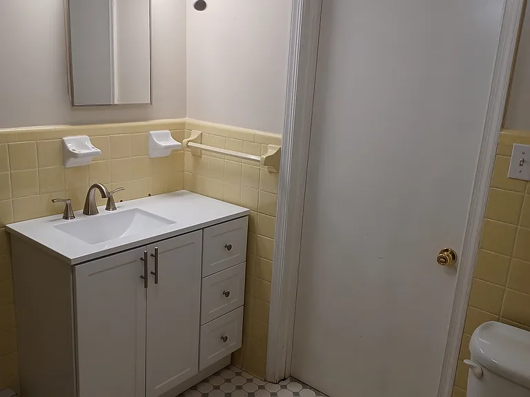 207 Cornwallis Dr — Photo 6