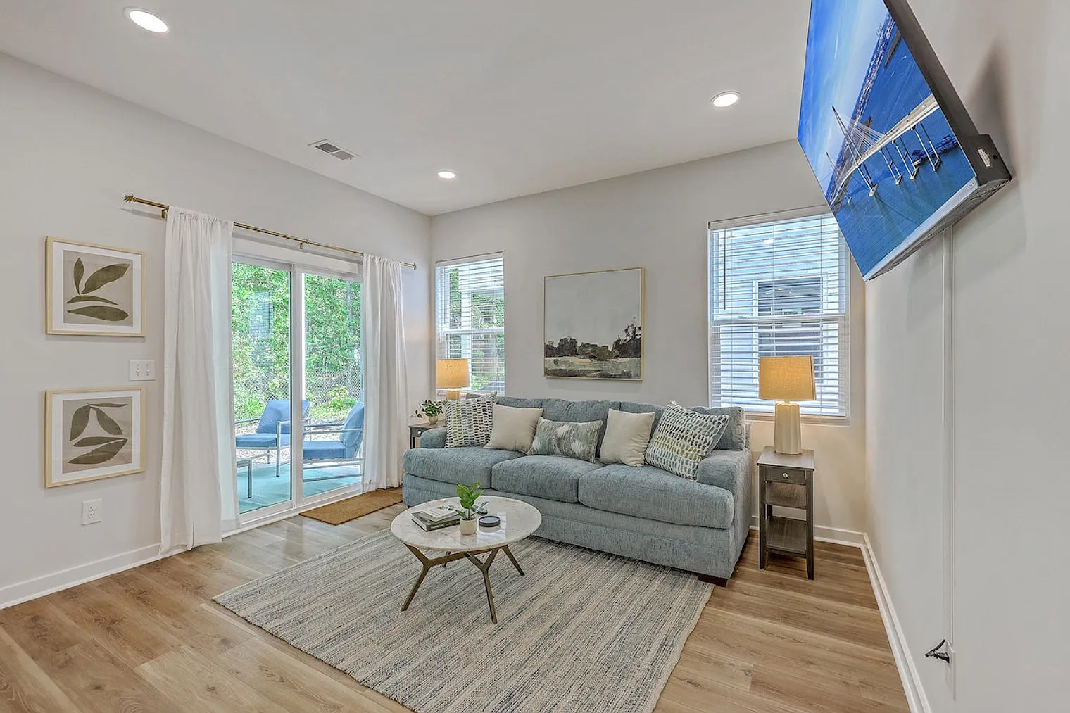 3 bed, 2.0 bath, $6,939 — Photo 4