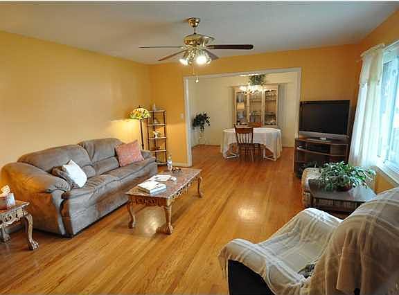 3rd image of 211 Dixie Ave
