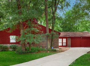 9 Woodlot Ct, Spring, TX 77380
